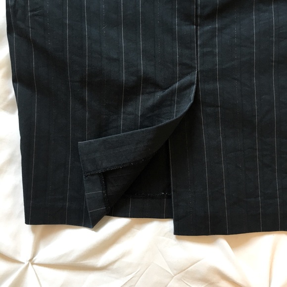 Vintage 2000’s Guess Skirt - Picture 6 of 6